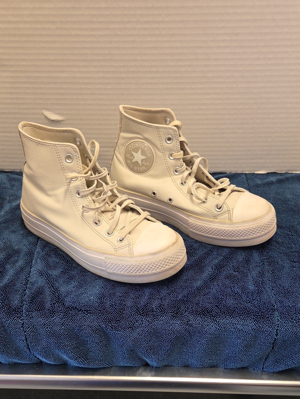 Converse High Top Platform Sneakers in White, Size 7